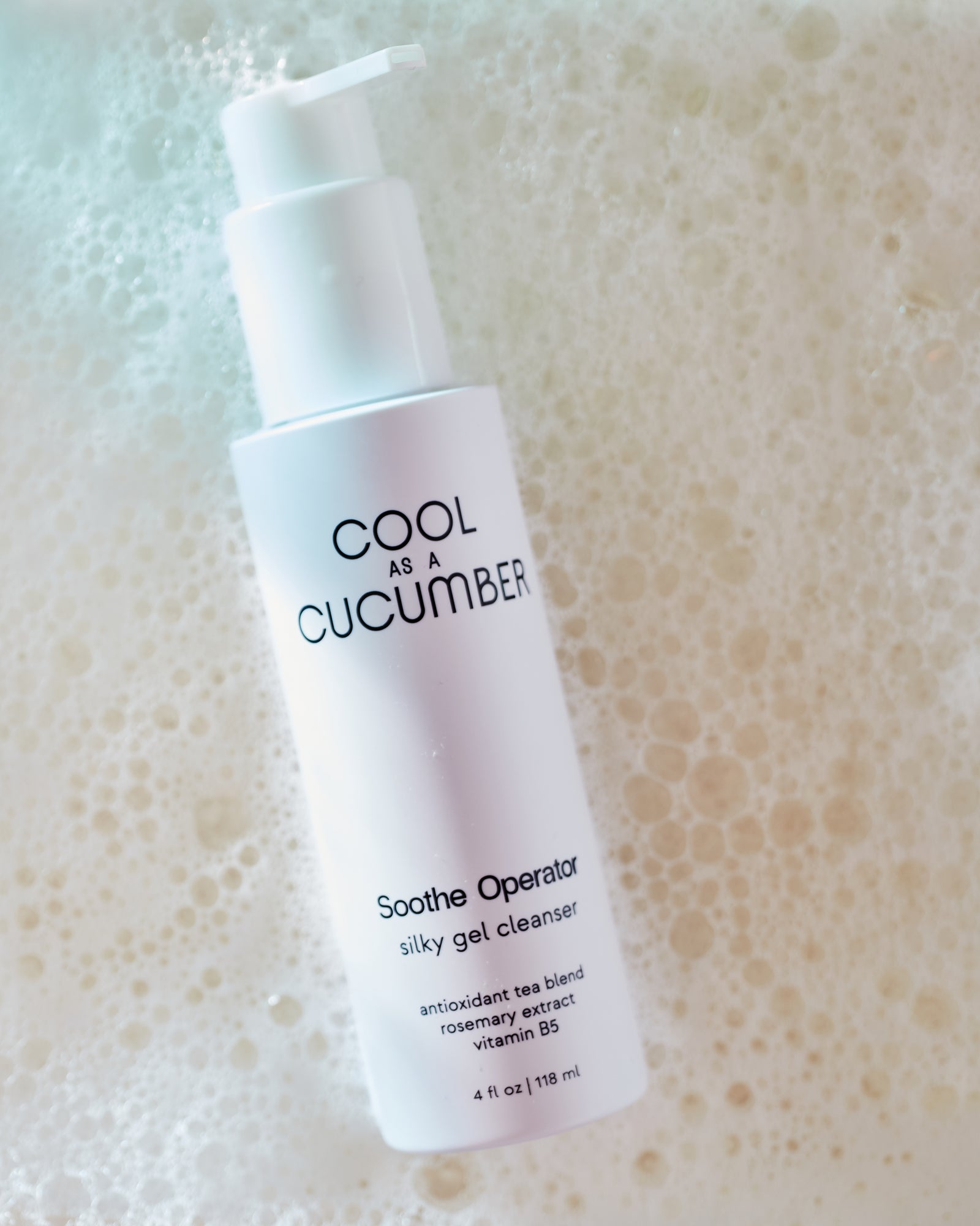もこ　YOBEK SMOOTH BODY CLEANSER SOOTHE OPERATOR: SILKY GEL CLEANSER FOR HORMONAL ACNE -COOL